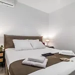 Apartment Oceanida Penelope Lyxury Nikiana