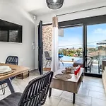 Oceanida Penelope Lyxury Apartment Nikiana