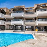 Apartment Oceanida Penelope Lyxury Nikiana